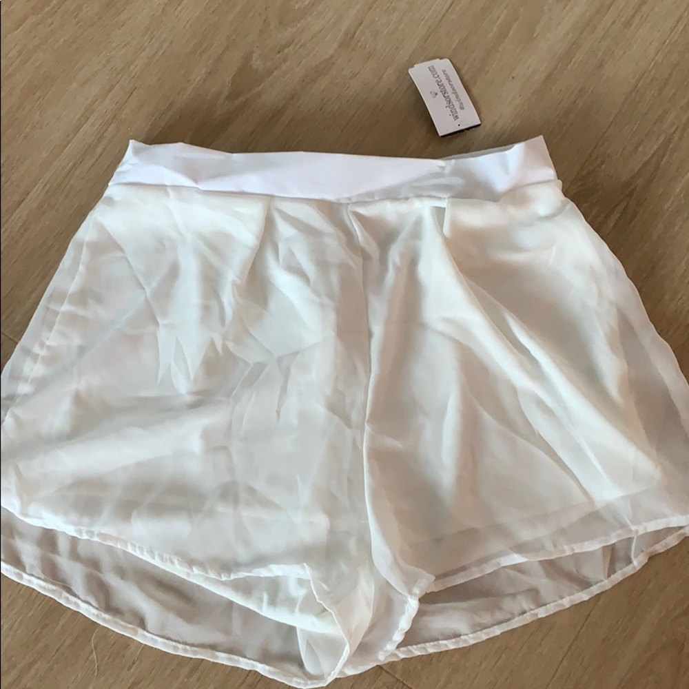 Windsor store white shorts